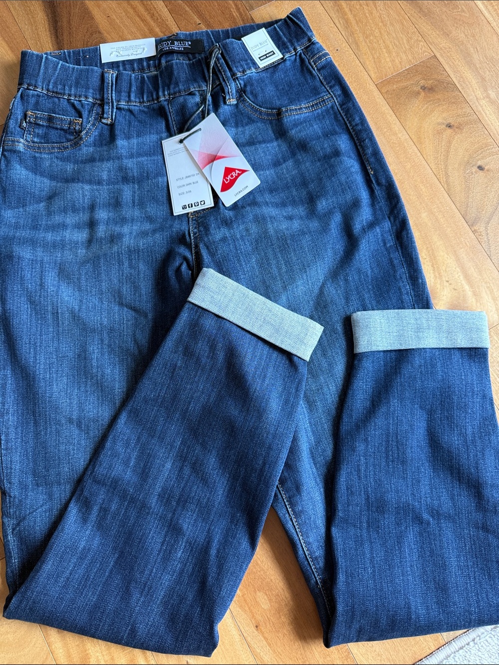 Judy Blue pull on elastic waist jeans. Dark blue size 3/26. Cuffed bottoms